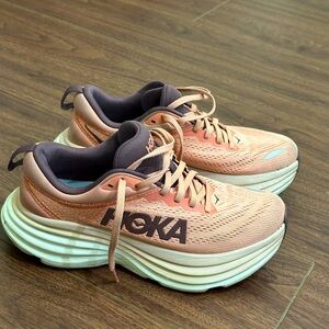 Hoka bondi 8 | coral size 6